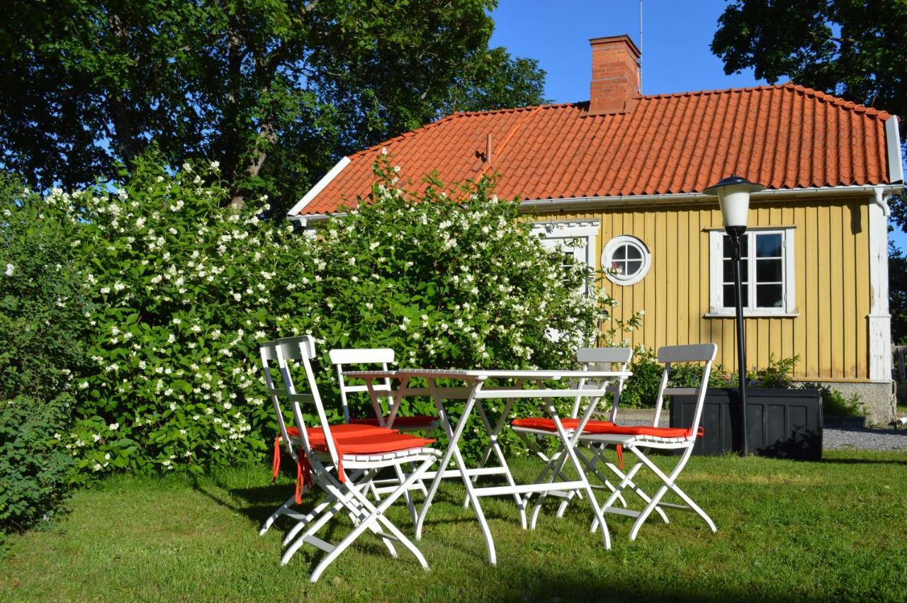 Malmgardens Vandrarhem B&B Strängnäs Exterior foto
